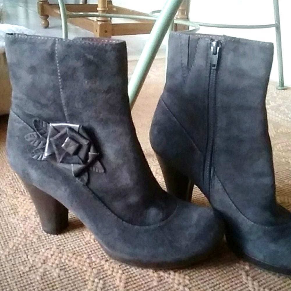 Suade booties CUTE!